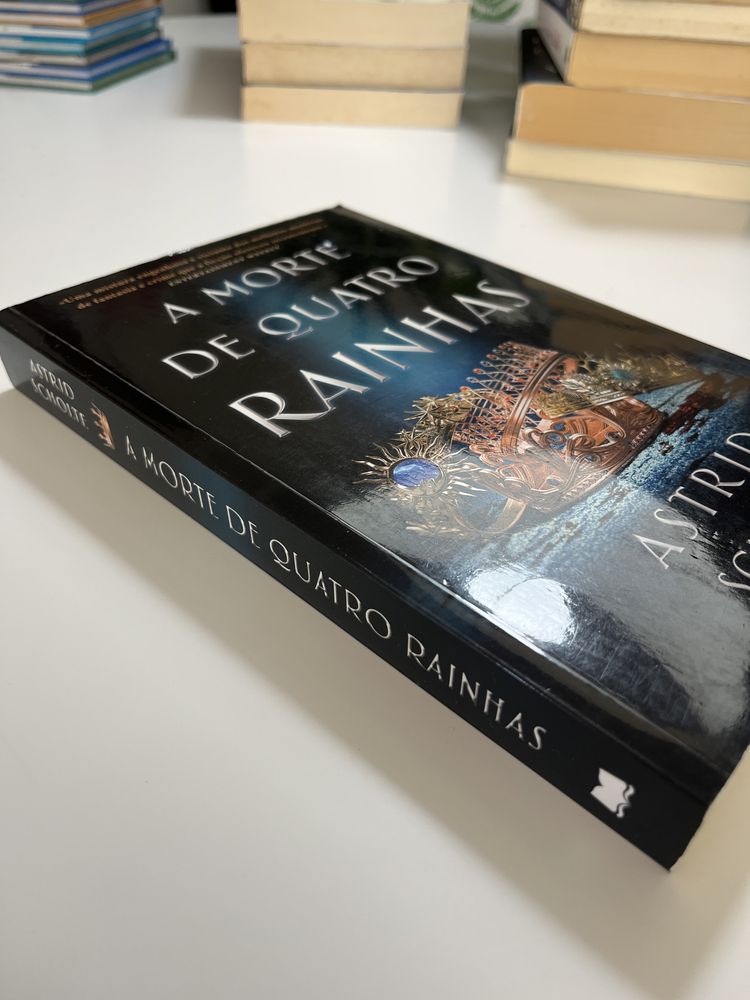 Livro “A morte de quatro rainhas”