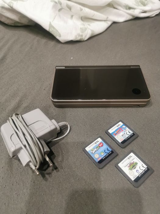 Konsola nintendo DSi XL +3 gry
