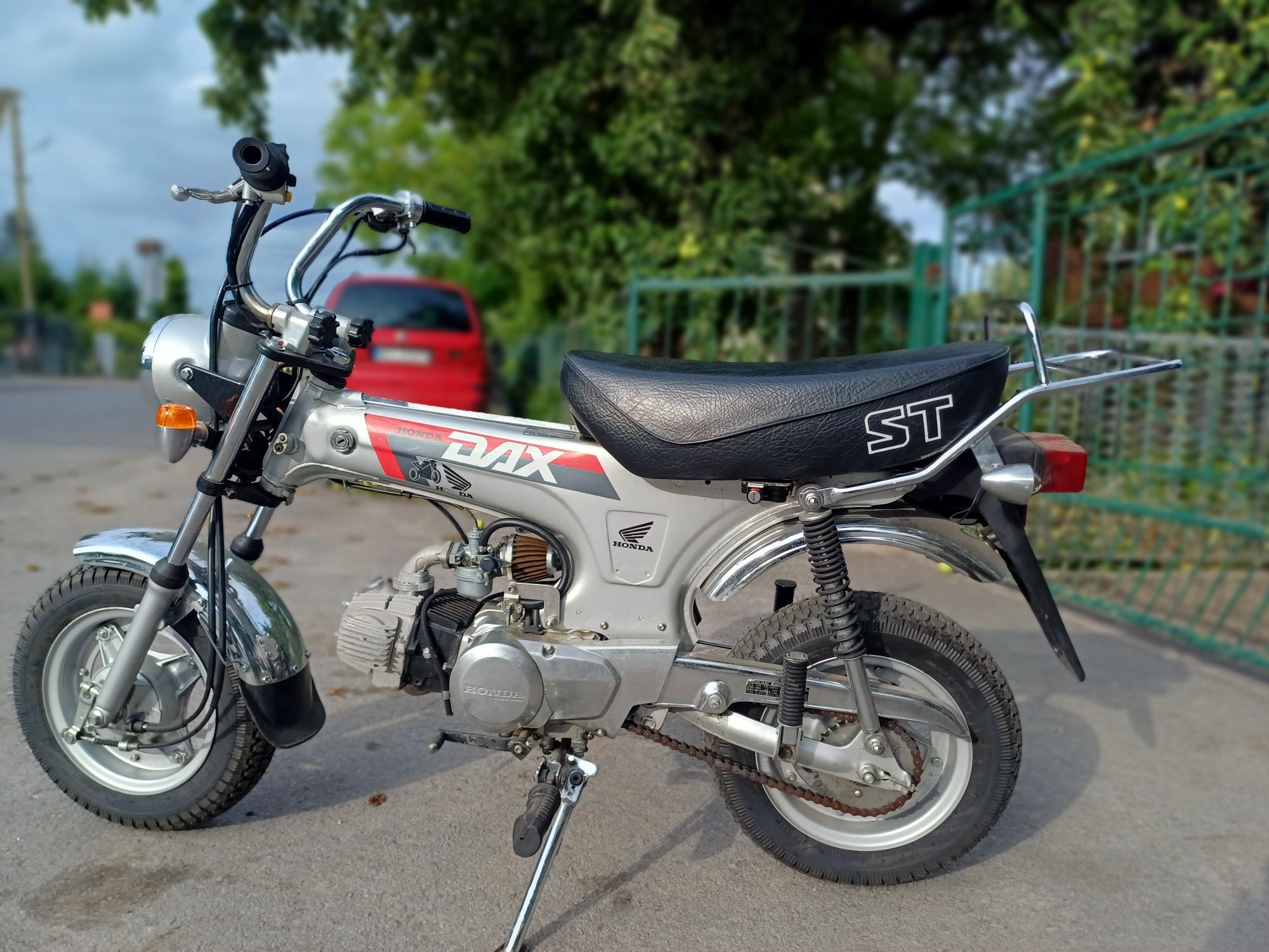 Klasyczny youngtimer Honda Dax ST 125 odrestaurowana  jak nowa