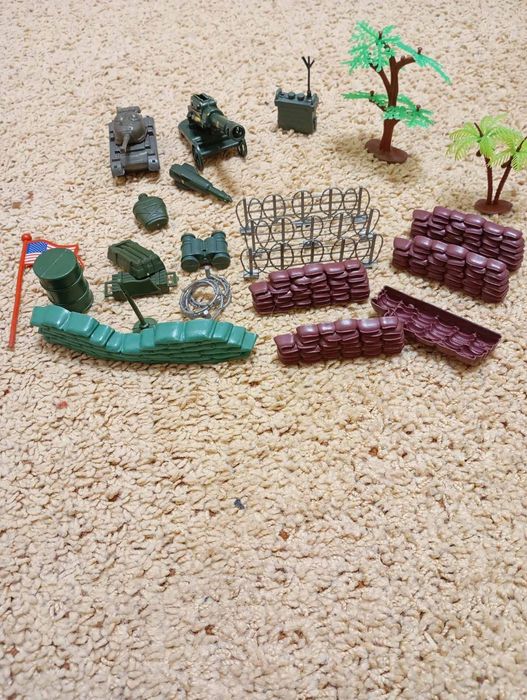 Продам величезний набір солдатиків