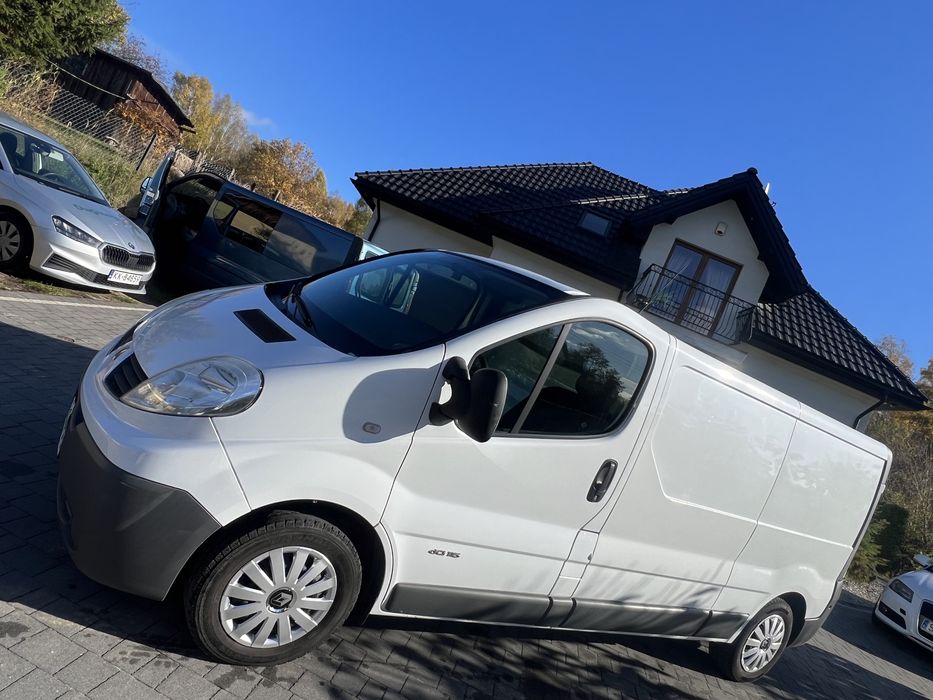 Vivaro Trafic Long Lift 2.0 115 koni Klima 220 tys km Okazja