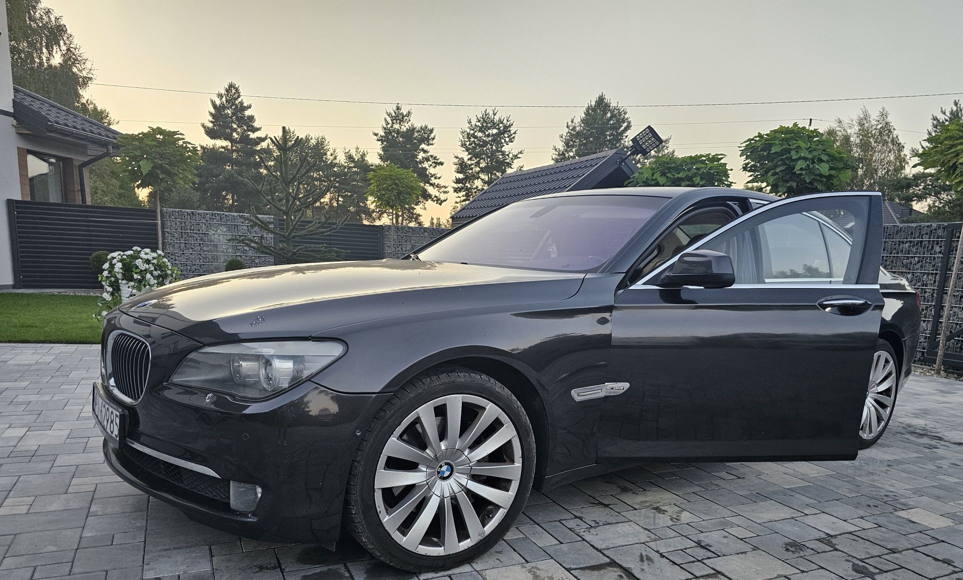 BMW seria 7 F01 740d xDrive