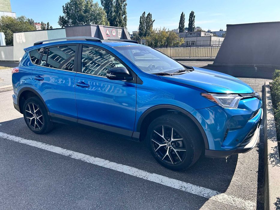 Toyota RAV4 IV-4WD PREMIUM. 08.2017. ATM 6-SPEED. бензин 2,5-180 к.с.
