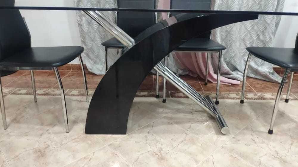 Mesa de Jantar de Vidro