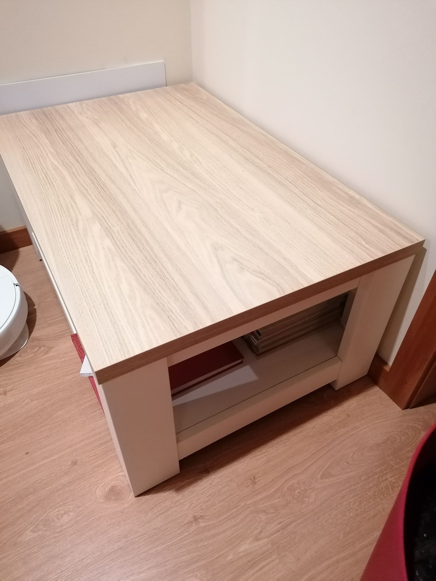 Mesa em madeira.