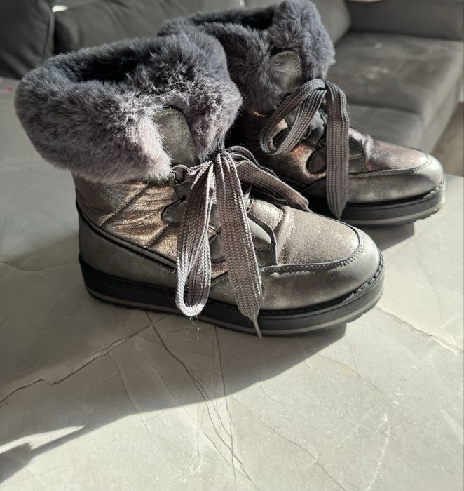 Черевики жіночі зі штучним хутром 37 розміру