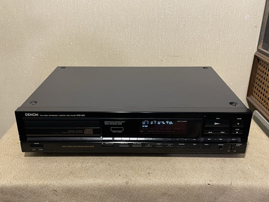 Музыкальный HI-FI CD-проигрыватель DENON DCD-820 (ЦАП 2 х PCM56P)