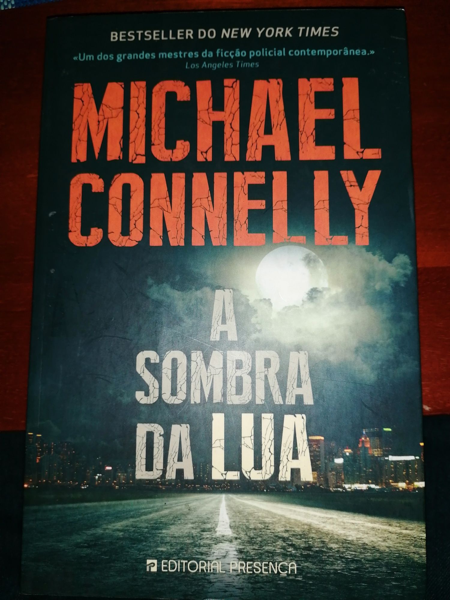 Livro A Sombra da Lua