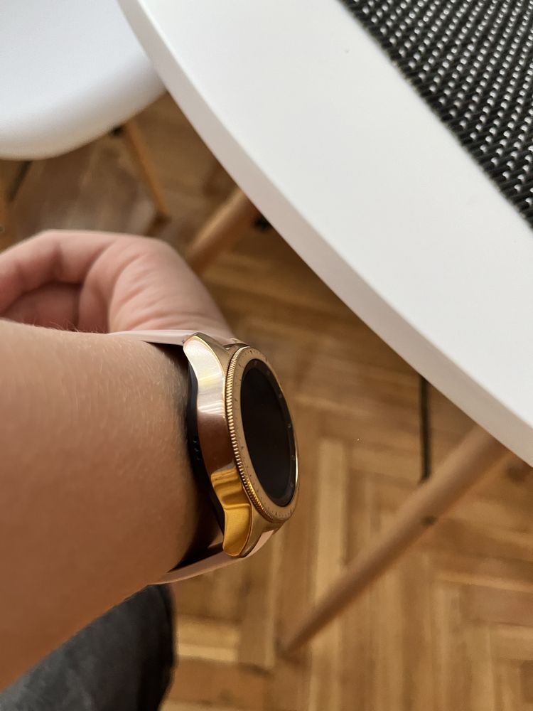 SAMSUNG Galaxy Watch SM-R810