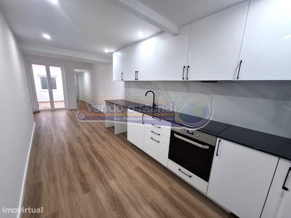 Moradia T1+1 em Benavente (B621)