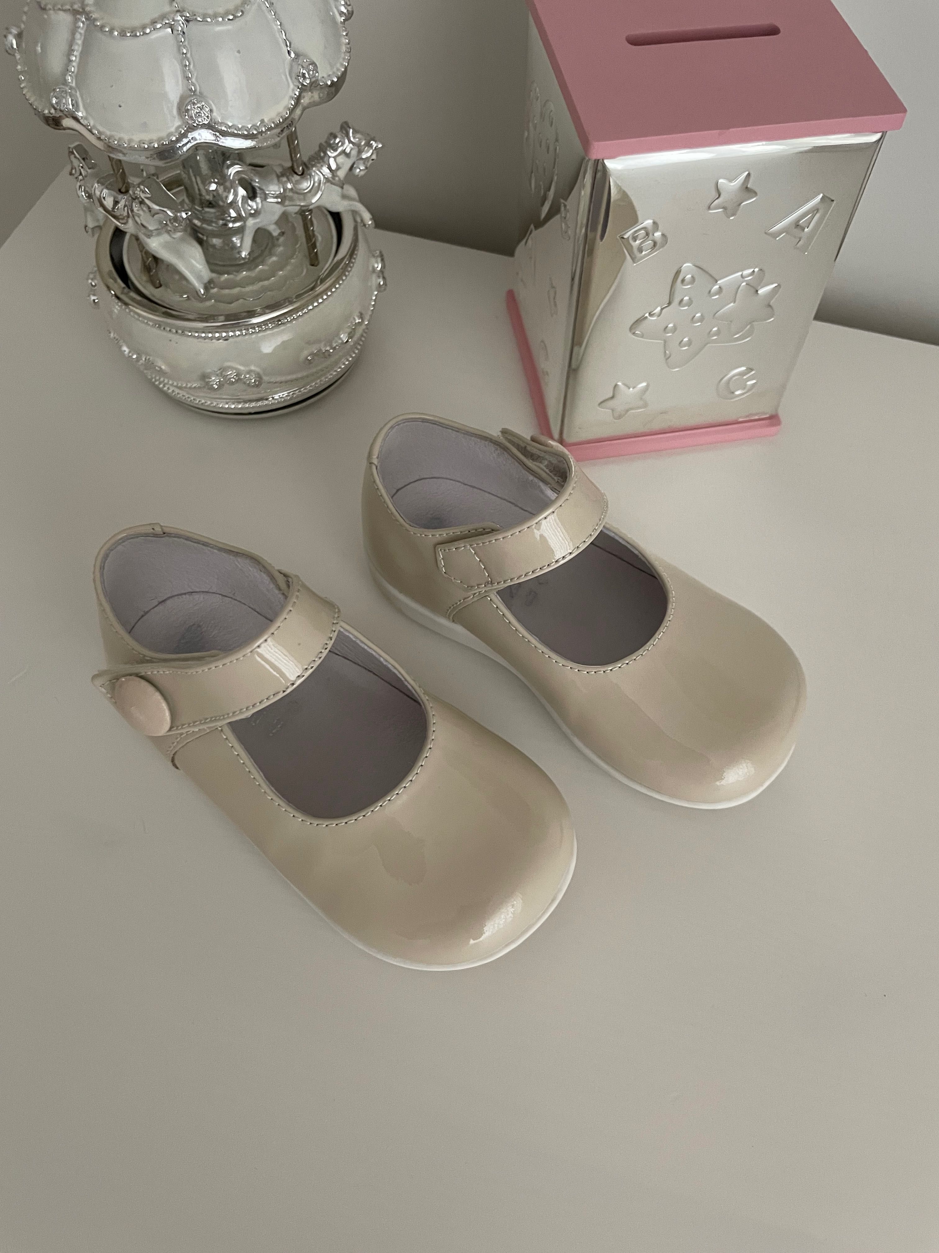 Sapatos de menina