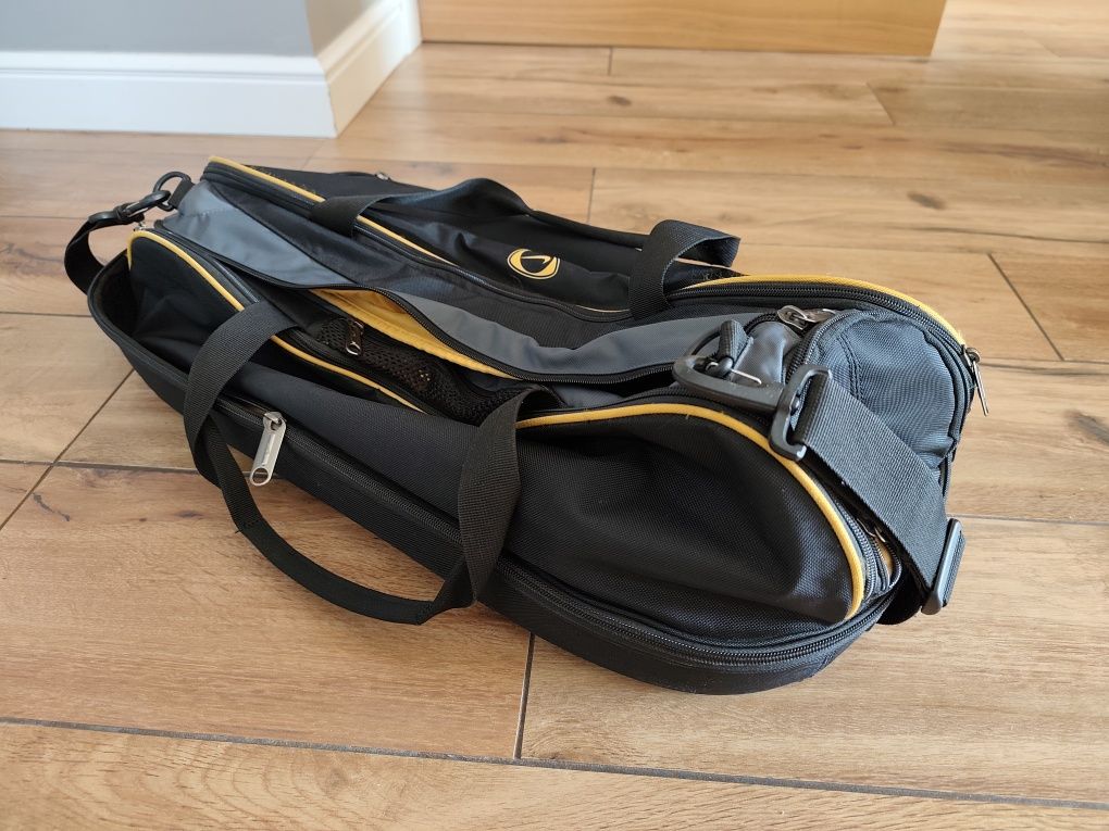 Torba sportowa NIKE z usztywnionym dnem, jak nowa