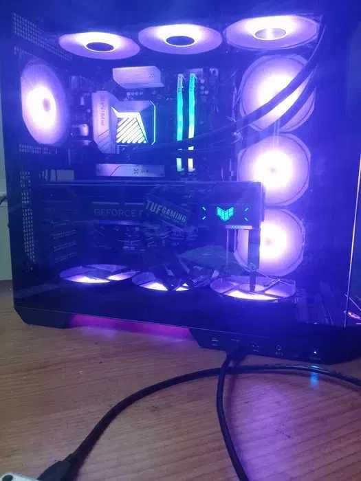 pc gaming high end - ryzen 7 9700X - RTX 5070 - 32GB - 1TB
