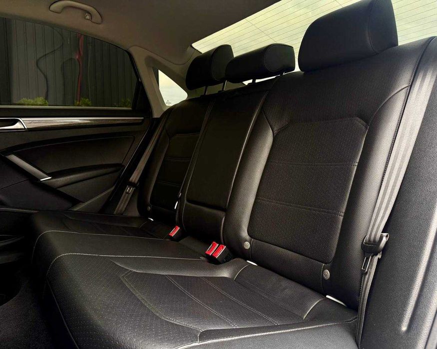 Volkswagen Passat SE