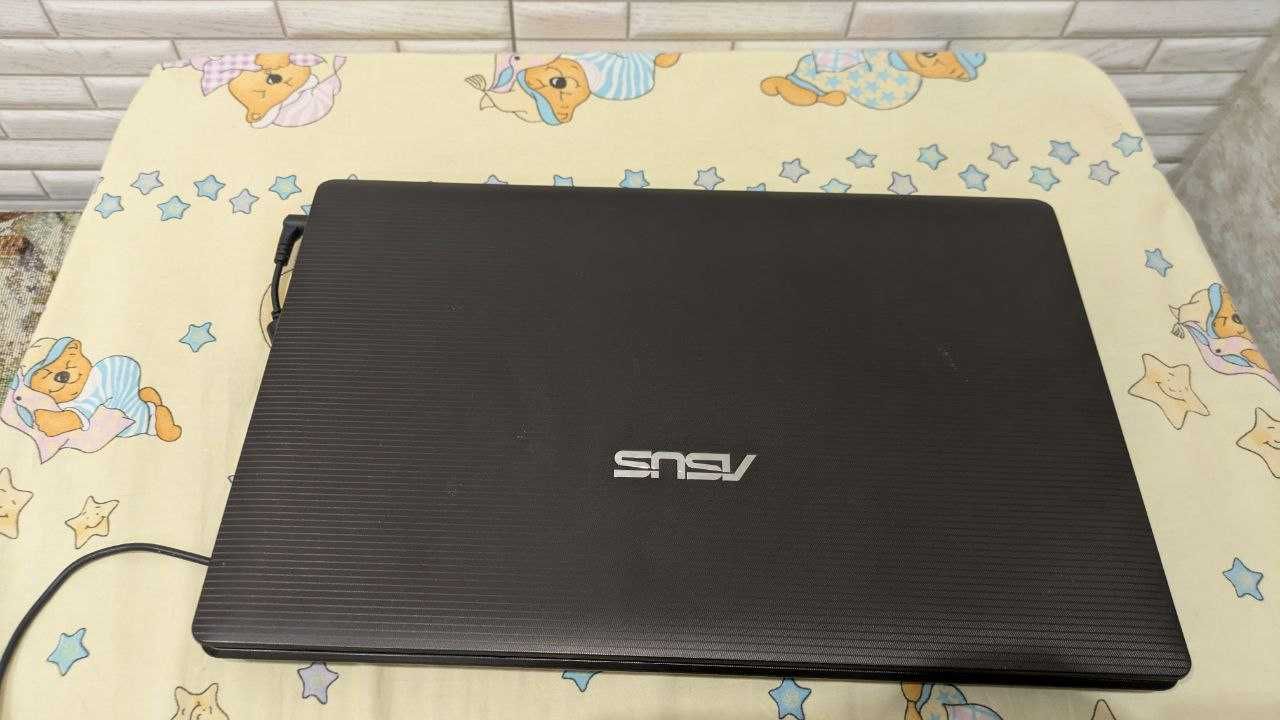 ноутбук почищений замінена термопаста стоить ssd диск шустро працює