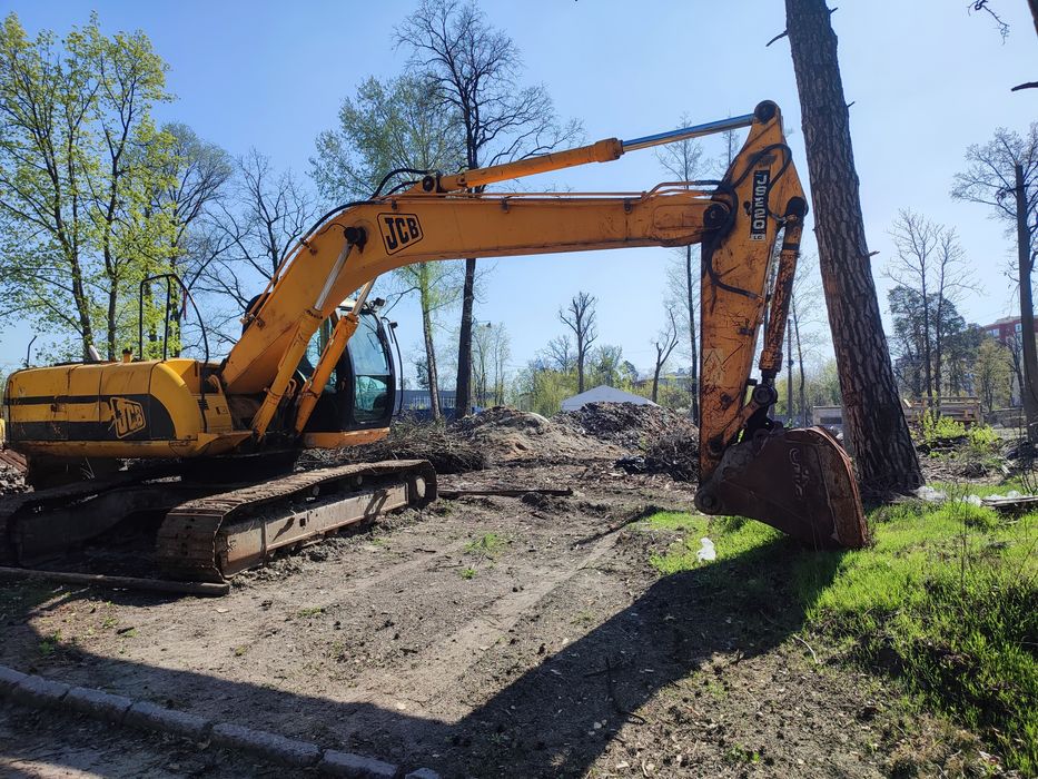 JCB JS 220 LC гусеничный