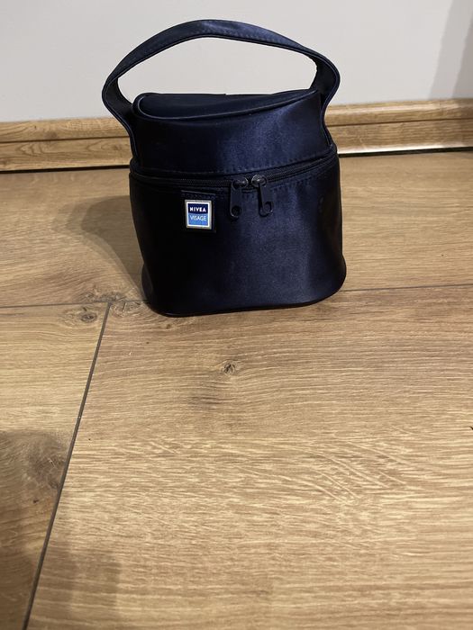 Kosmetyczka niwea okazja