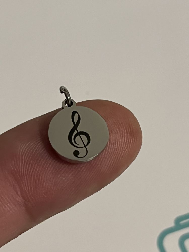 Chaveiros personalizados em madeira e inox