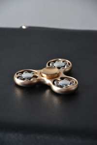 Fidget spinner metalowy