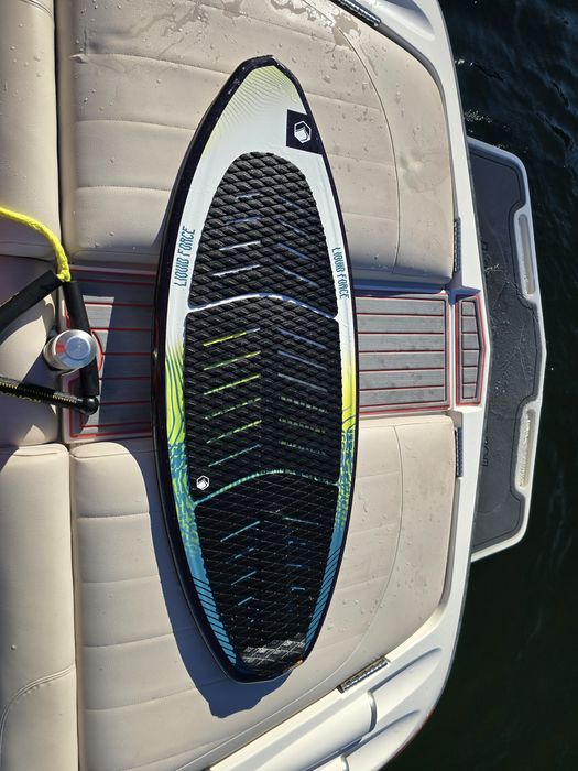 Prancha wakesurf Liquid Force Swami