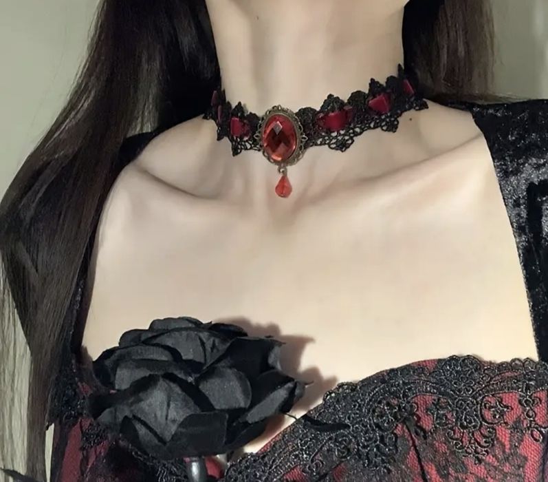Choker czerwono czarny