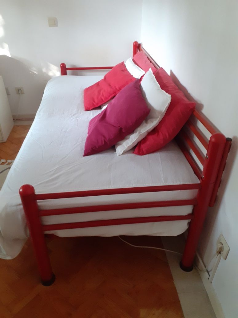 Cama sofá individual, com colchão e estrado 80x190cm