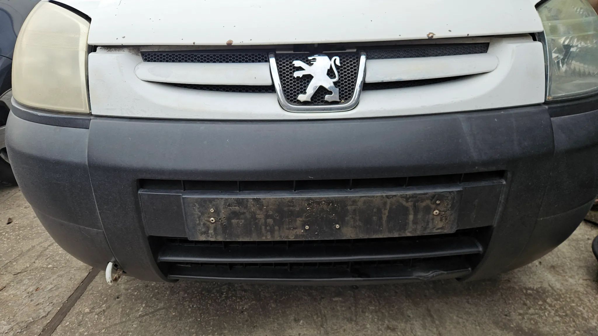 Peugeot Partner 1 grill atrapa EWPA