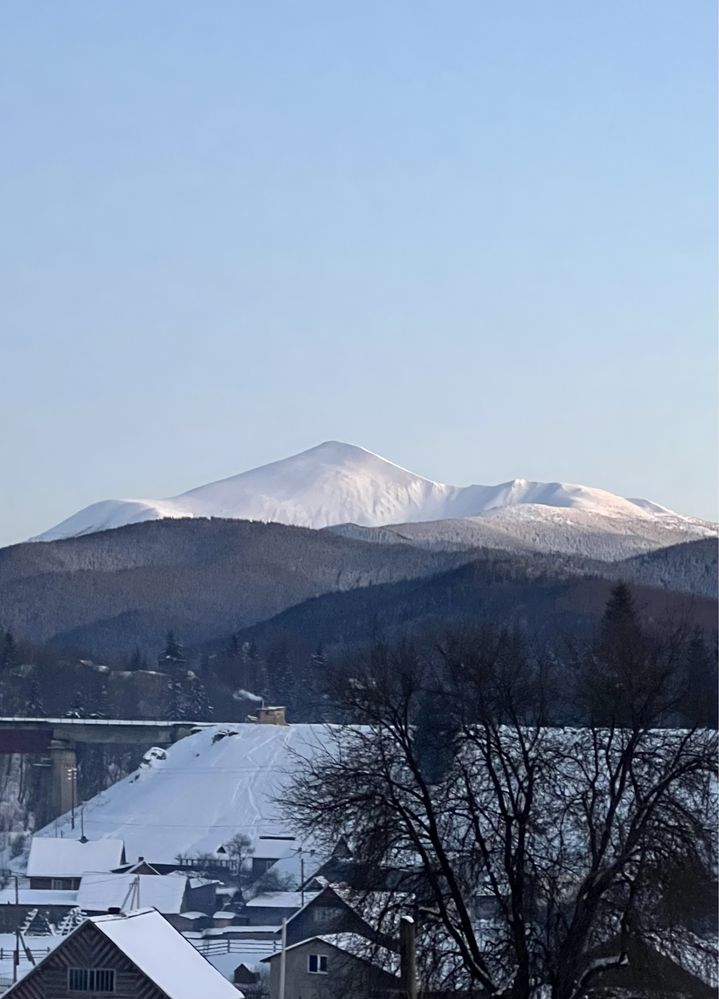 Відпочинок в Карпатах, Лазещина