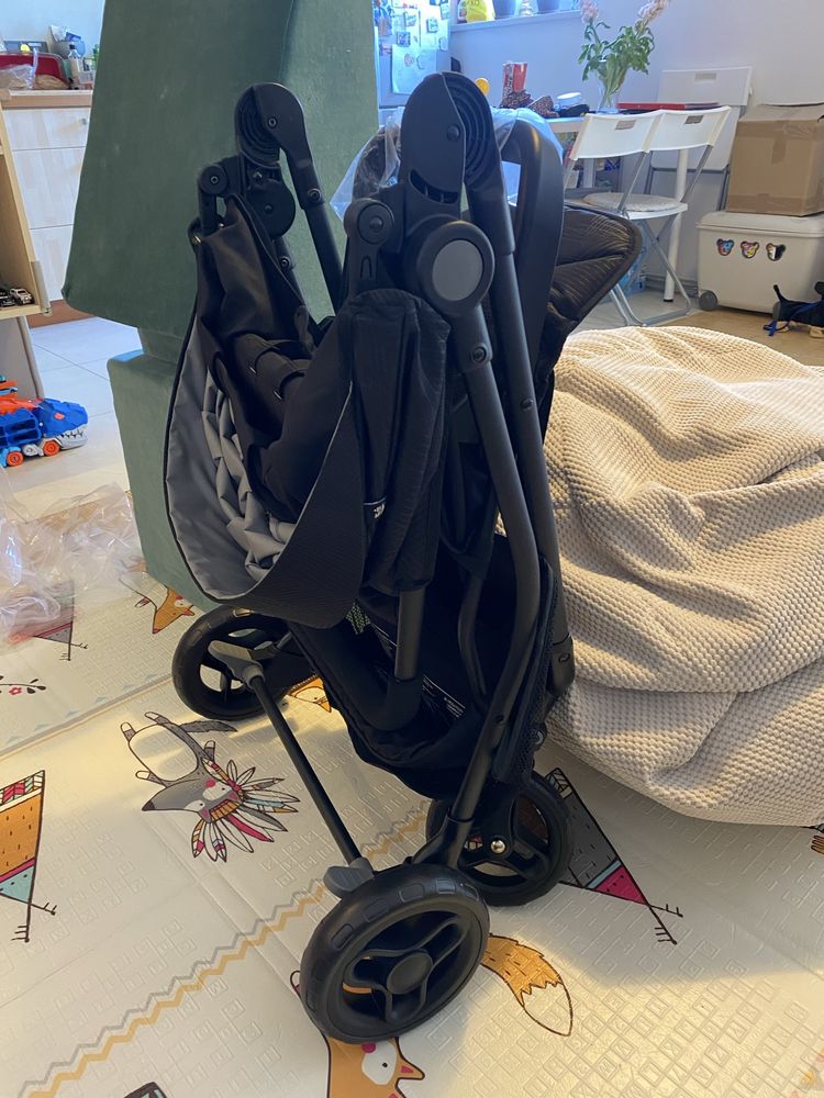 Lekki wózek spacerowy/lekka spacerówka Graco Breaze Lite 2 black