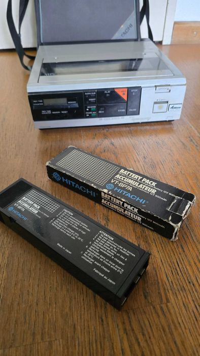 Raro Gravador de Vídeo Portátil Hitachi VT-7E (Vintage / Coleção)