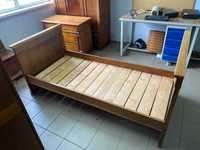 Drewniane łóżko jednoosobowe - antyk