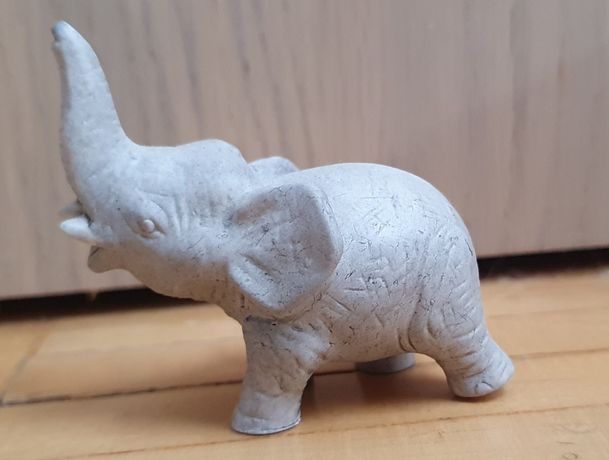 Gipsowa figurka słonia