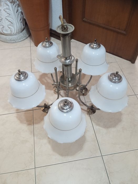 Candeeiro de teto de sala clássico