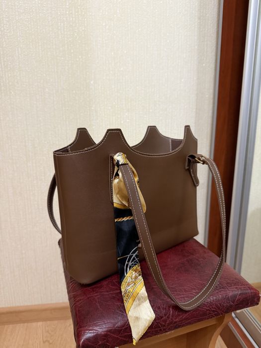 Жіноча сумка з довгими ручками