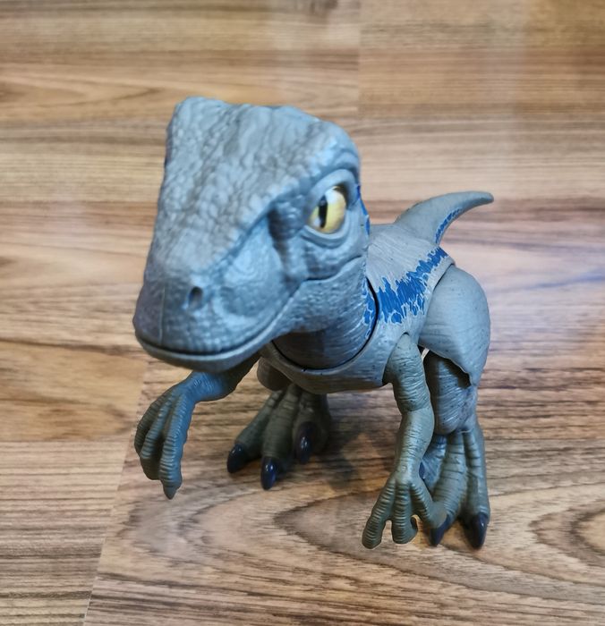 Динозавр Jurassic World Дитинча Блю