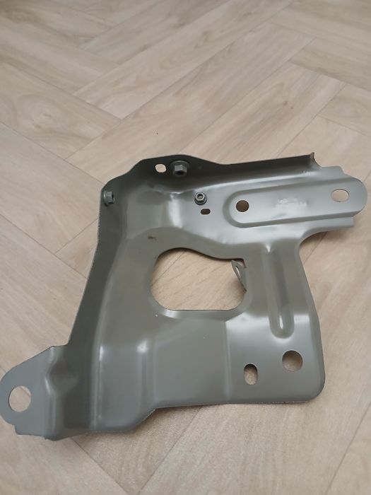 Кронштейн арки колеса правий/лівий Tesla Model Y