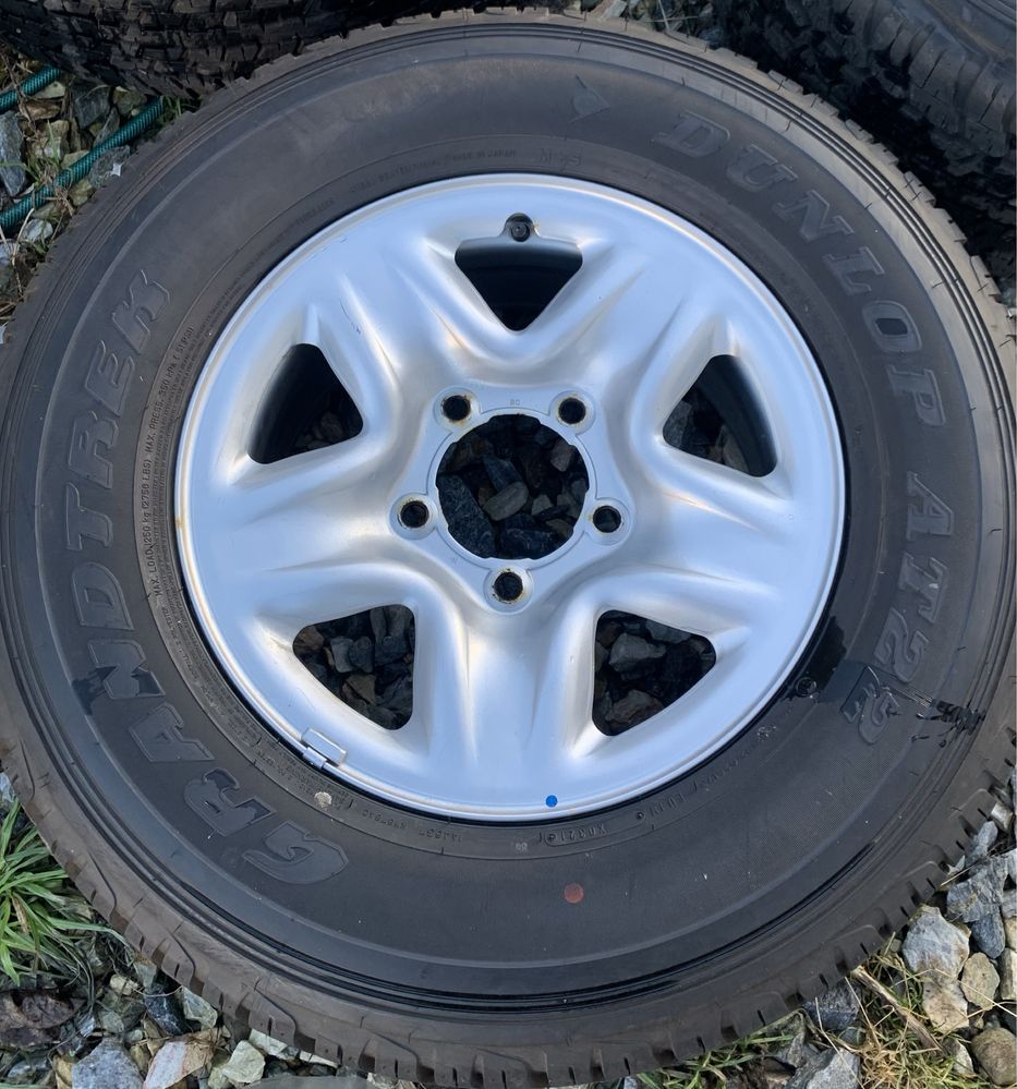 Kola Toyota 5x150 z nieuzywanymi oponami Dunlop 285/65 R17