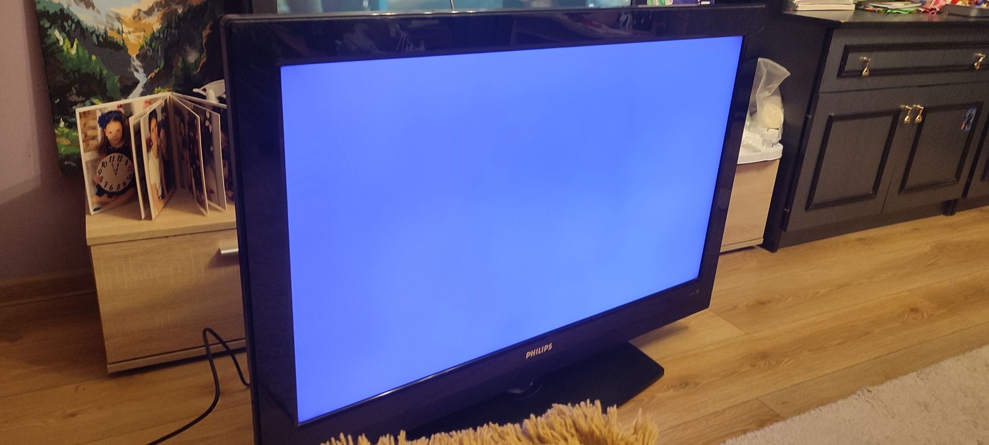 Telewizor Philips 42PFL3312/10 – 42 cale, sprawny
