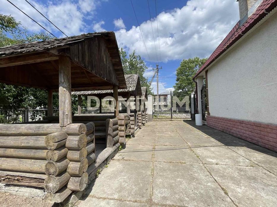 Продається комерція на центральній дорозі, в с. Іза