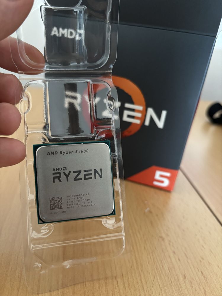 AMD Ryzen 5 1600 AF - Używany w pudelku BOX