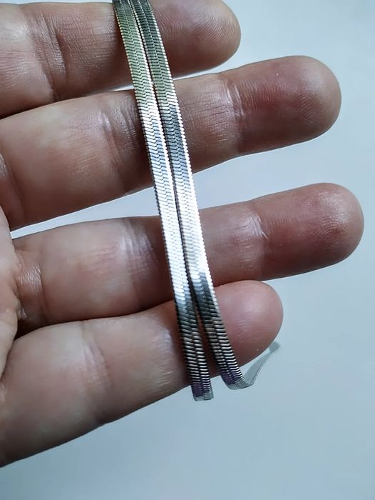 Підвіска з роз'ємним вушком