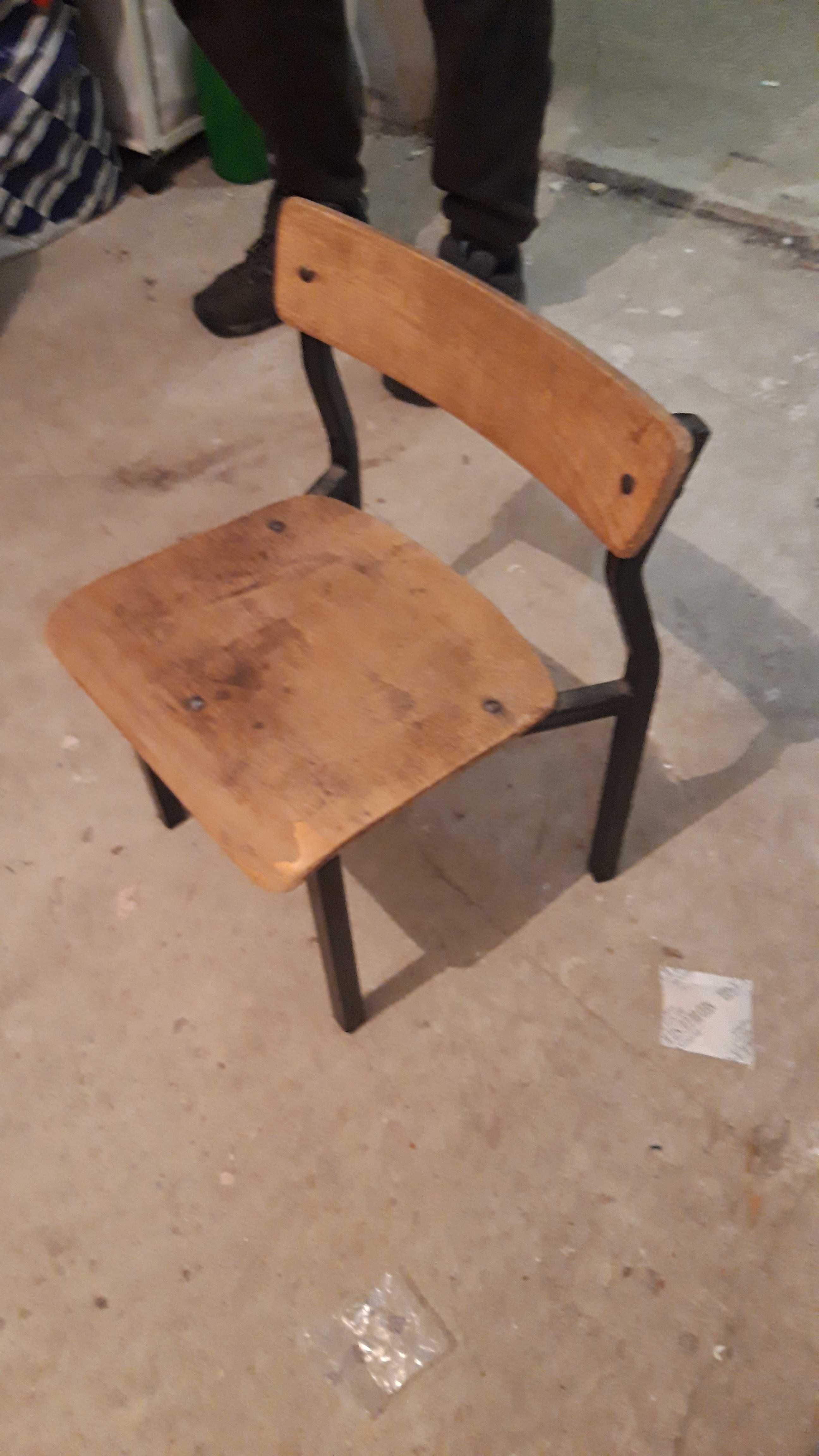 Krzesełko szkolne
