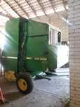 Sprzedam Prasę zmiennokomorową John Deere 550, siatka i sznurek.