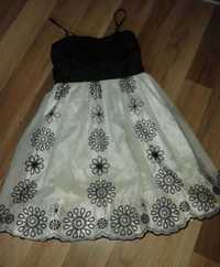 Sukienka haftowana High Sxhool Musical Disney  110 116 krem biała czar