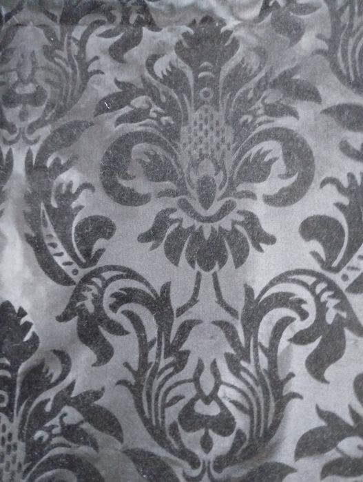 Zasłony czarne dekoracyjne.