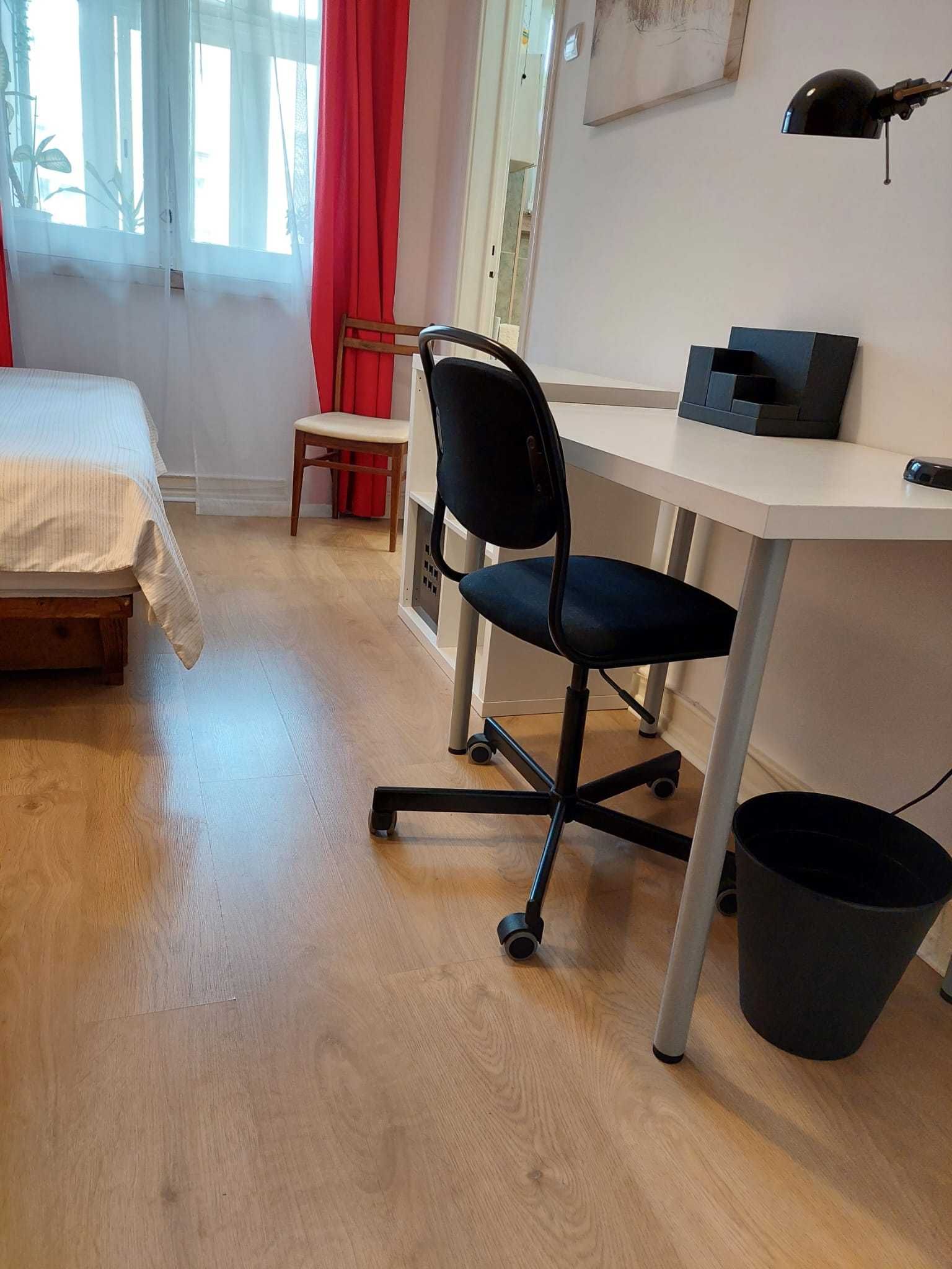 Quarto Av. Roma com WC privativo