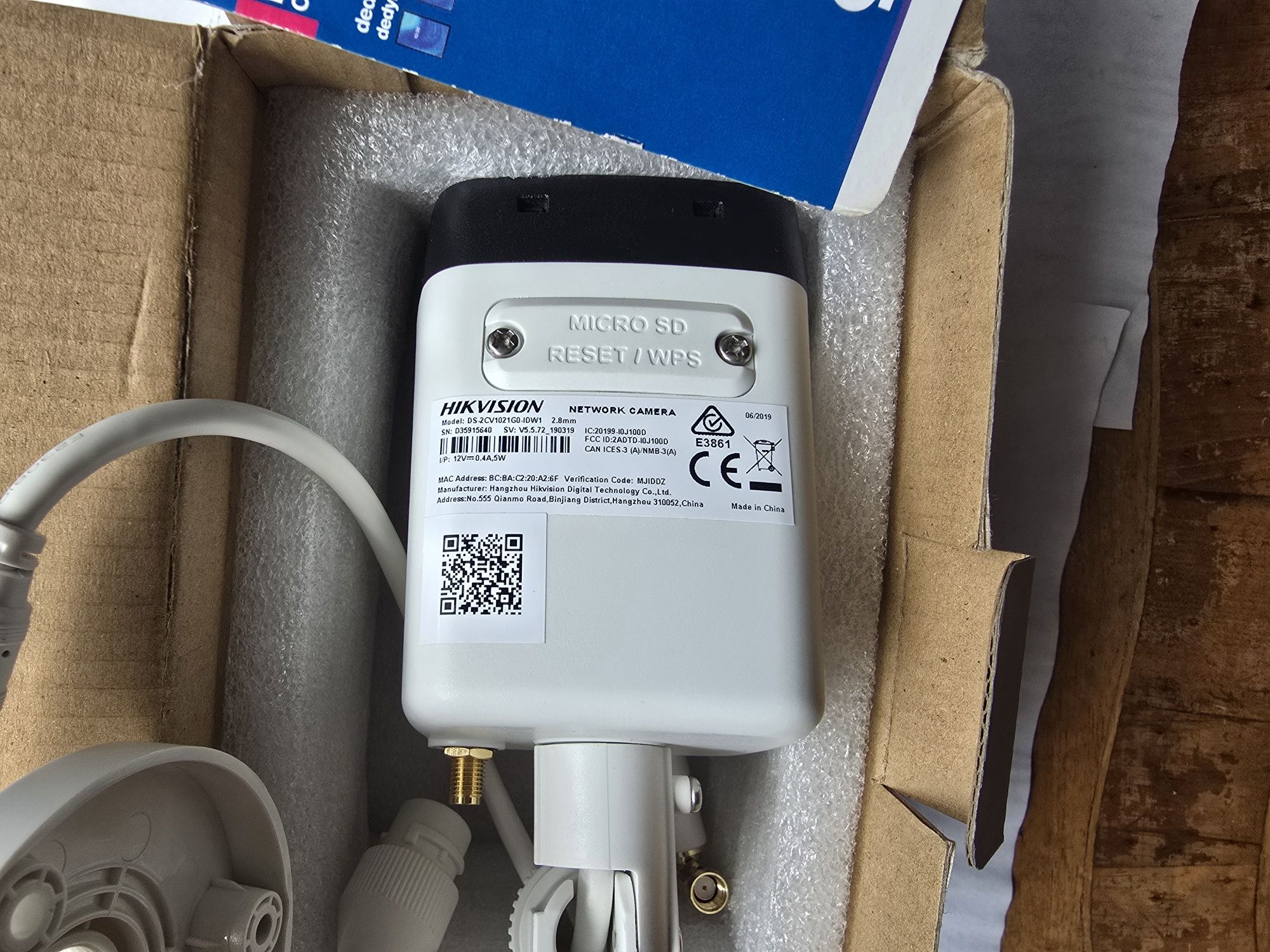 Kamera HIKVISION DS-2CV1021G0-IDW1, nowa + karta pamięci