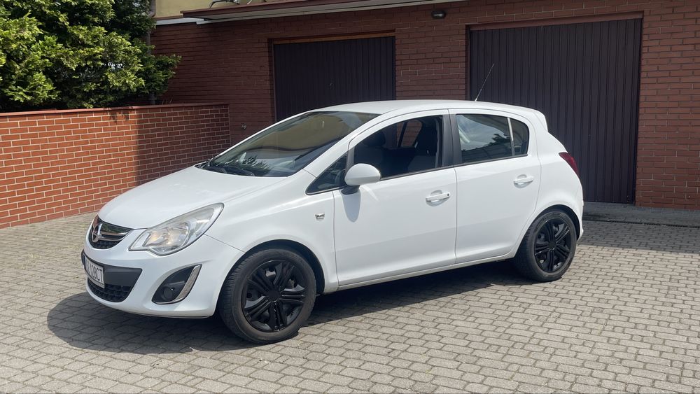 Opel Corsa D LIFT 1.4b 5 drzwi klima 3 lata wlasciciel