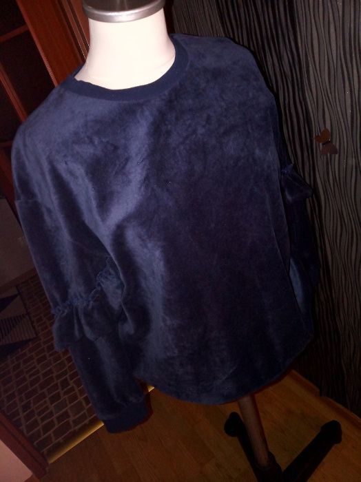 granatowa bluza z falbankami pluszowa