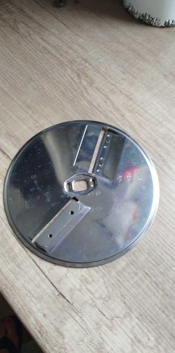 Tarcza dwustronna do krojenia w  plastry do robota kuchennego Bosch